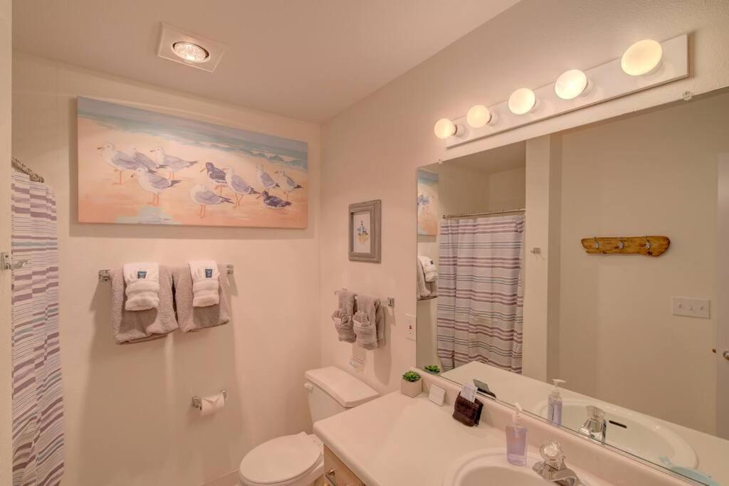 Beach Please-Updated Home With Ocean Views Long Beach Bagian luar foto