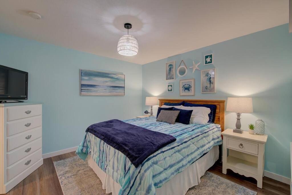 Beach Please-Updated Home With Ocean Views Long Beach Bagian luar foto
